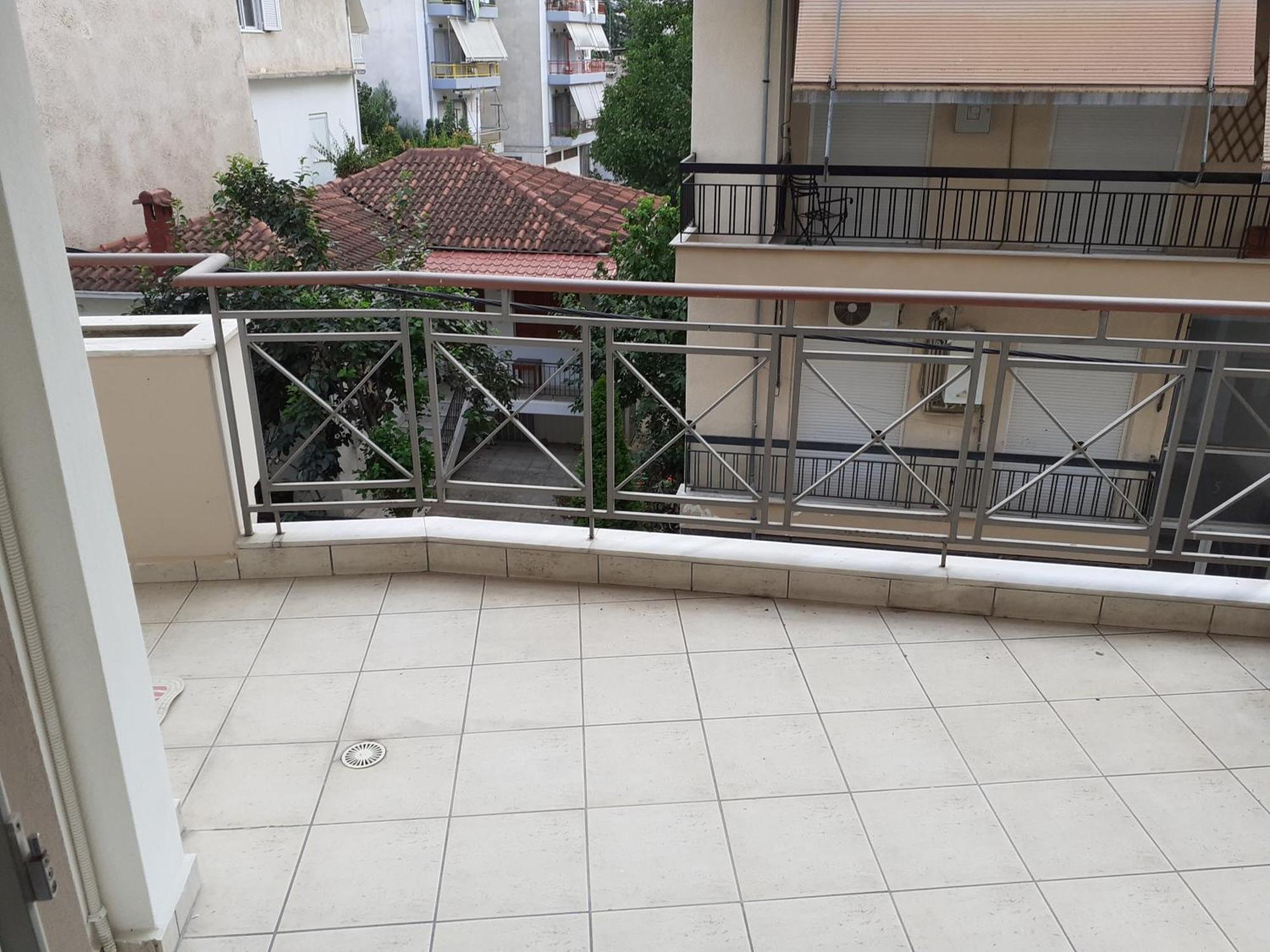 Απέριττον 2 Apartamento Trikala  Exterior foto